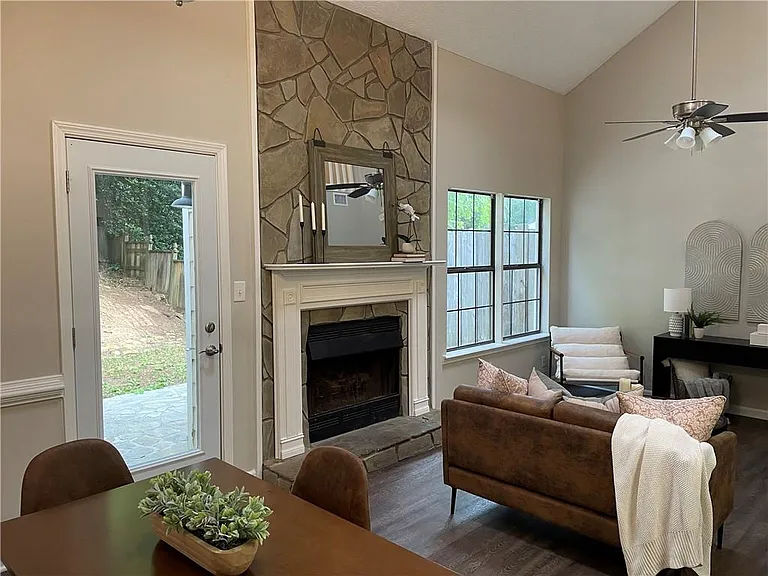 1068 Travelers Trl NW — Photo 13