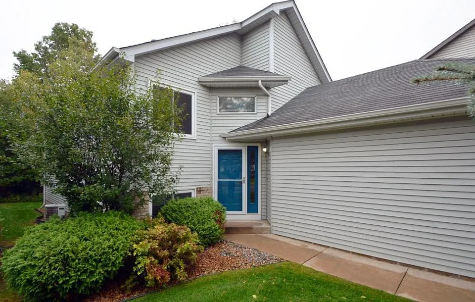 5740 Willow Trl