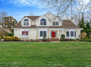 10 Ashley Loop, Northport, NY 11768