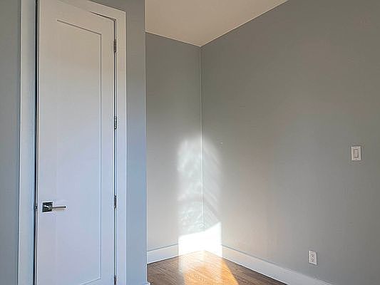 5th image of 102 E 116th St APT 4F