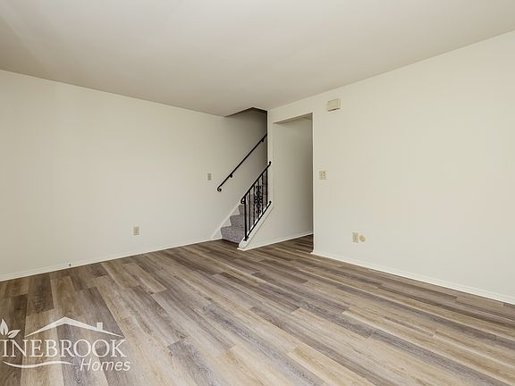 4th image of 8049 Mount Aetna St