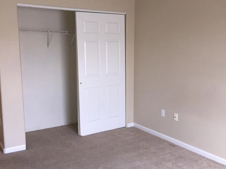 Closet in 2nd bedroom