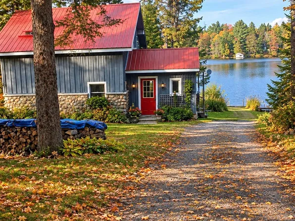 18 Ahmic Lake Rd, Magnetawan, ON P0A 1A0