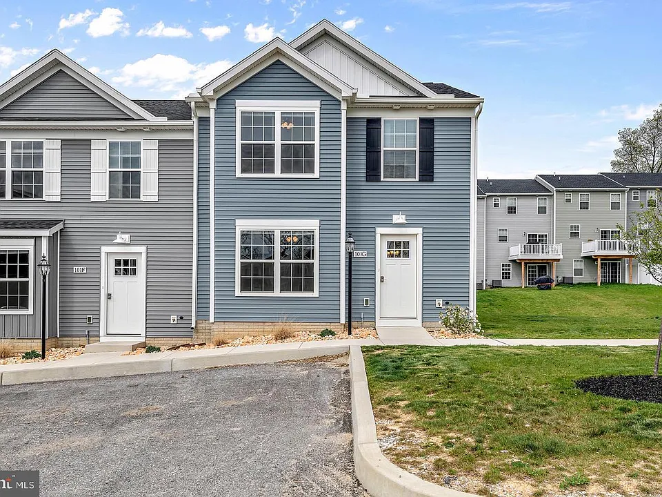 157 Spanglers Mill Rd #201