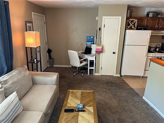 5th image of 10 East St APT 108