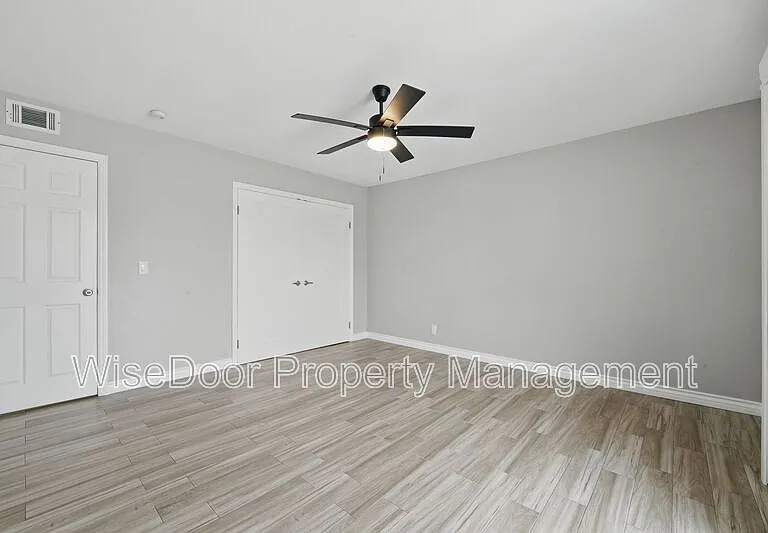 387 E Nubia St — Photo 10