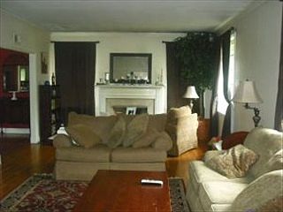 5th image of 204 N Montgomery St