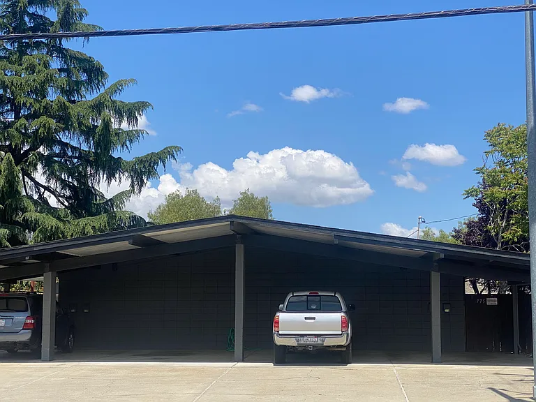 779 Holmes St — Photo 11