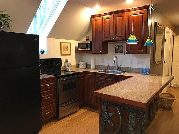 2nd image of 385 Hemsley Dr