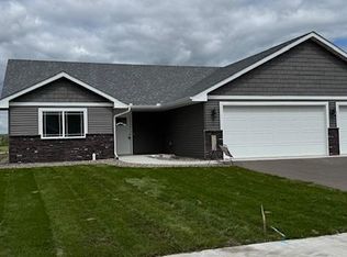 7222 Hawthorne Ave, North Branch, MN 55056