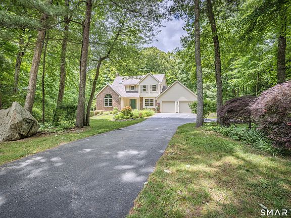 3rd image of 15 Jacobs Hill Road
