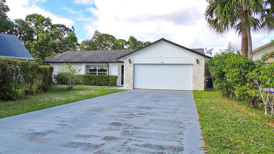 1st image of 2845 Foxhall Dr W