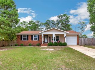 5842 Hunting Ridge Rd, Hope Mills, NC 28348