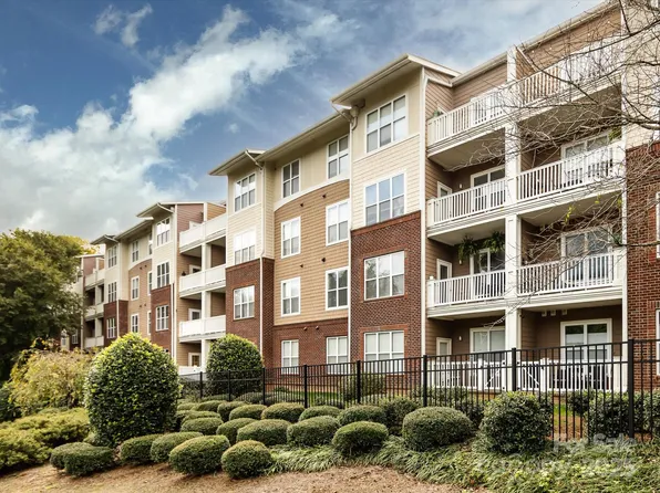 1000 E Woodlawn Rd APT 216, Charlotte, NC 28209