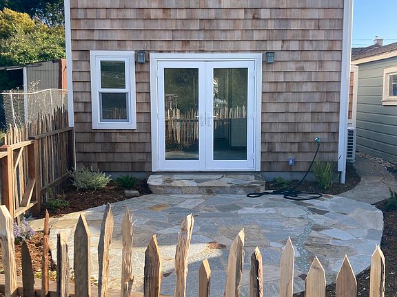 3rd image of 737B Mill St