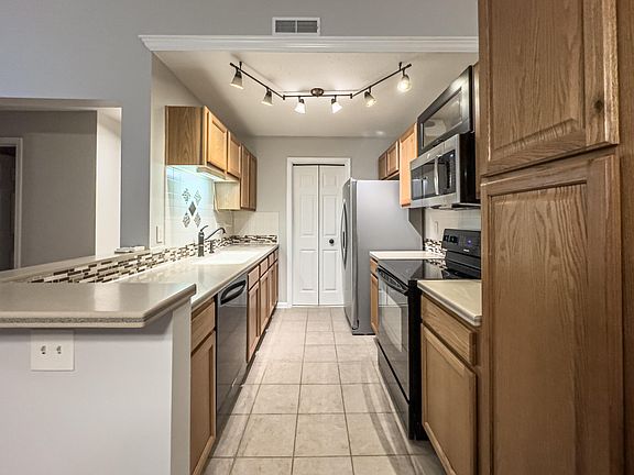 5th image of 10593 Lynn Ln Unit 10