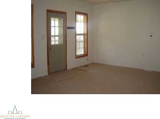 4th image of 224 W Main St