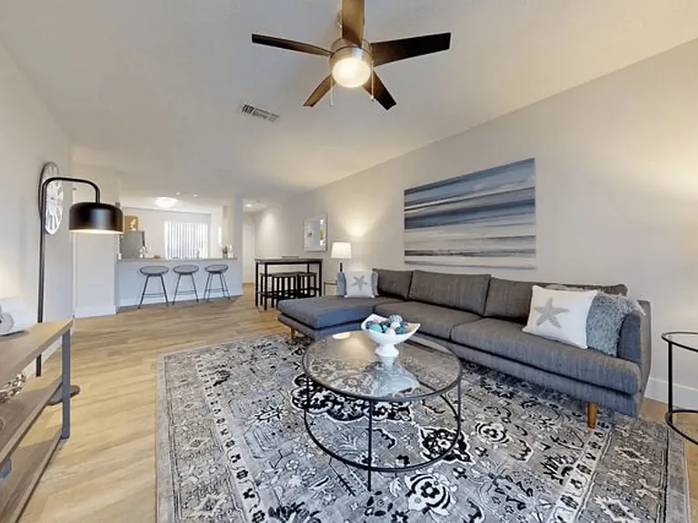 Sunny Lake Apartments — Photo 43