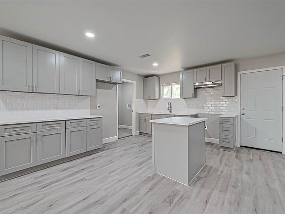 3rd image of 9830 Degas Ln