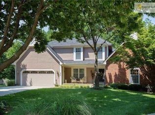 432 NW Cottonwood Dr, Lees Summit, MO 64064