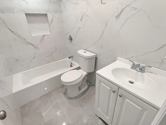 Rented by Signature Property Realty | media 3