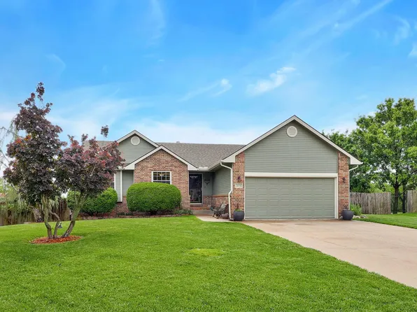 4030 N Edinburg Cir, Wichita, KS 67220
