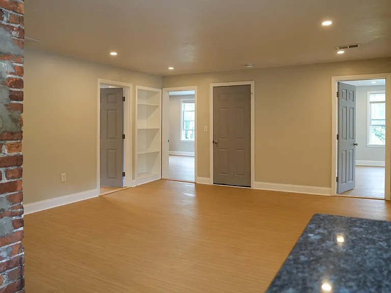2158 Pleasant St #2 — Photo 12