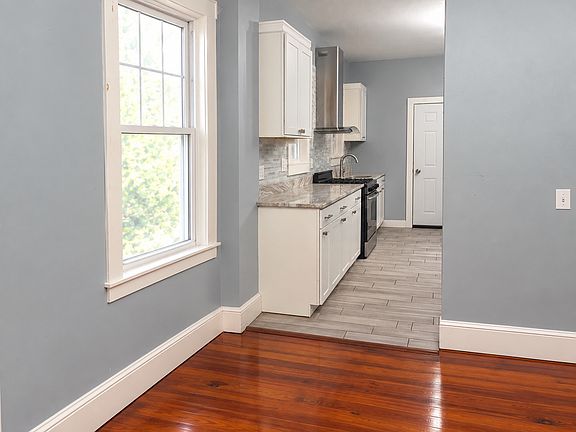 4th image of 122 Hudson St #2