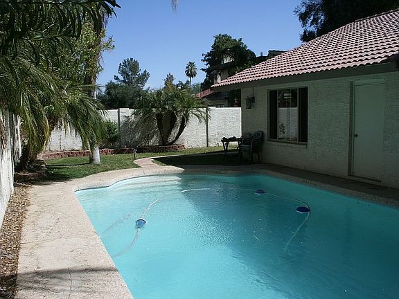 5th image of 390 E Barbarita Ave