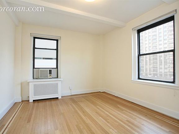 4th image of 124 W 93rd St APT 6F