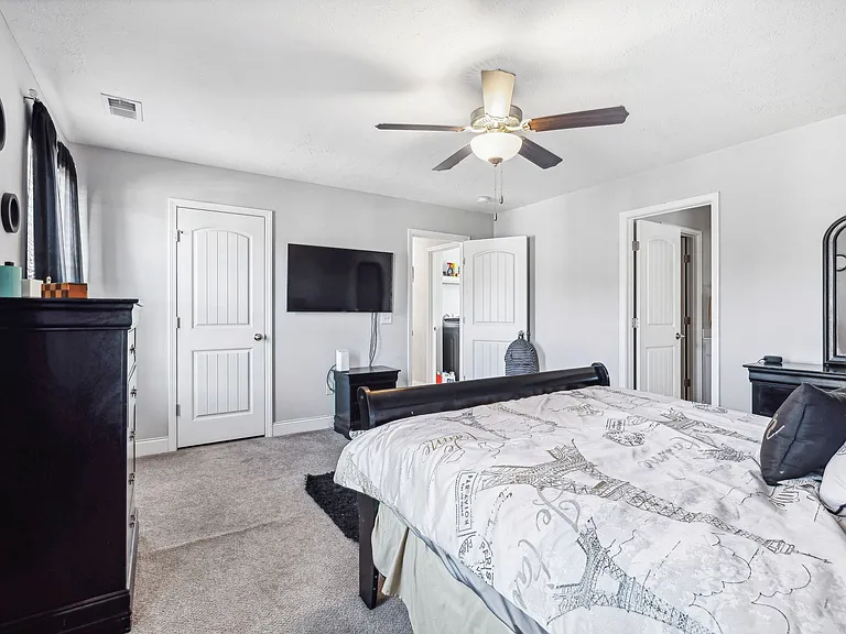 1049 Berra Dr — Photo 5