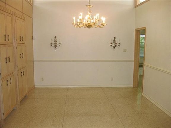 4th image of 4415 Breakwood Dr