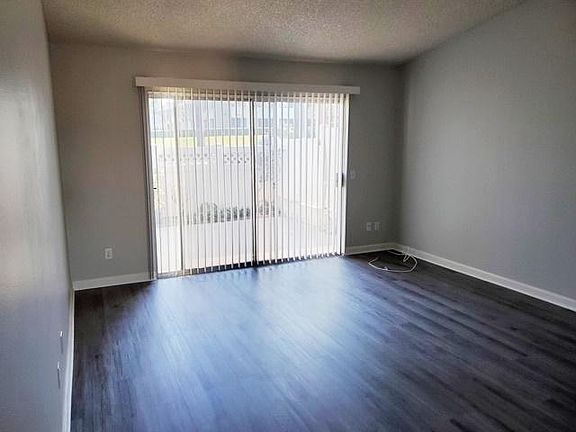 4th image of 840 Tangerine St