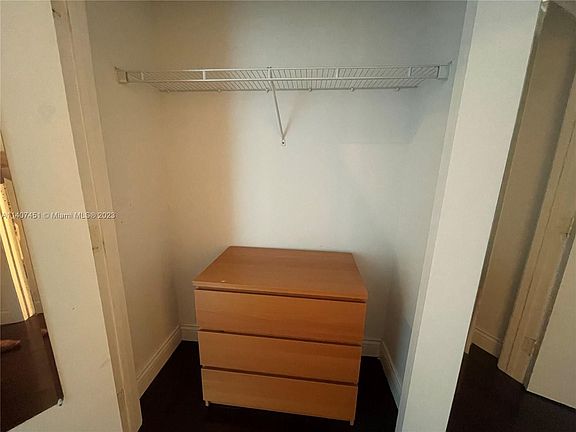 3rd image of 1900 N Bayshore Dr APT 4402