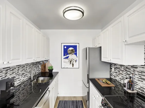 50 West 34th Street image 3 of 32