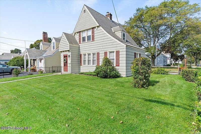 3rd image of 39 Coleman Avenue