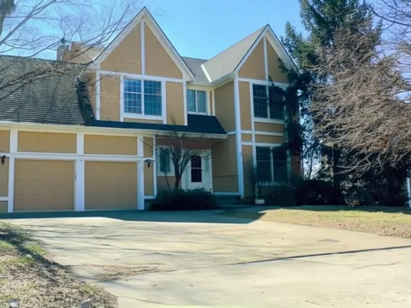 5803 W 154th St, Overland Park, KS 66223
