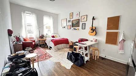 Rented by KNOCKKNOCK LLC