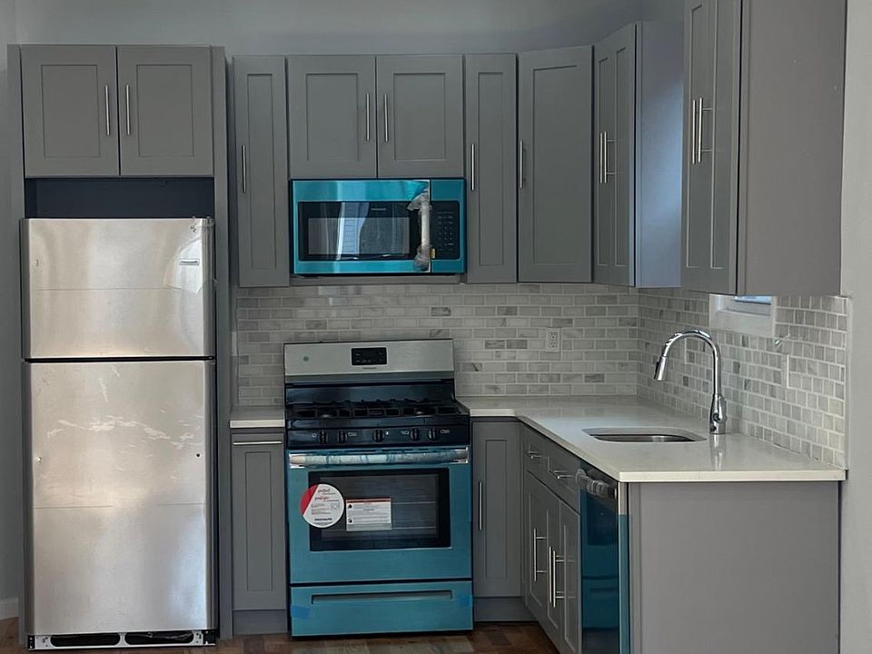 1st image of 1996 Grand Ave #2