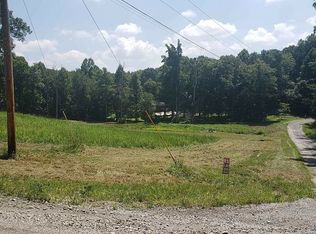 442 Linger Lake Dr, Crossville, TN 38571