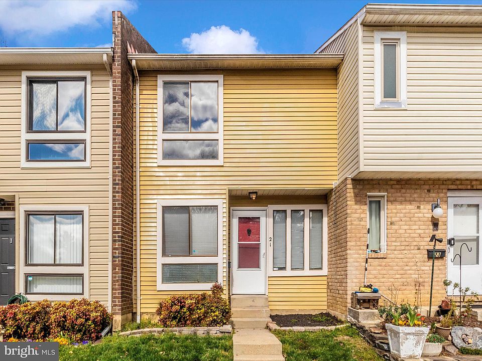 1st image of 21 Woodward Ct