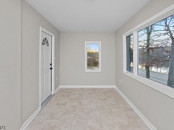 5th image of 83 Mountain Blvd
