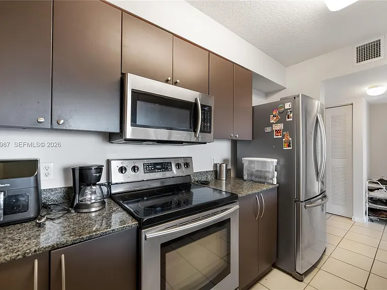 1200 Brickell Bay Dr #4121 — Photo 8