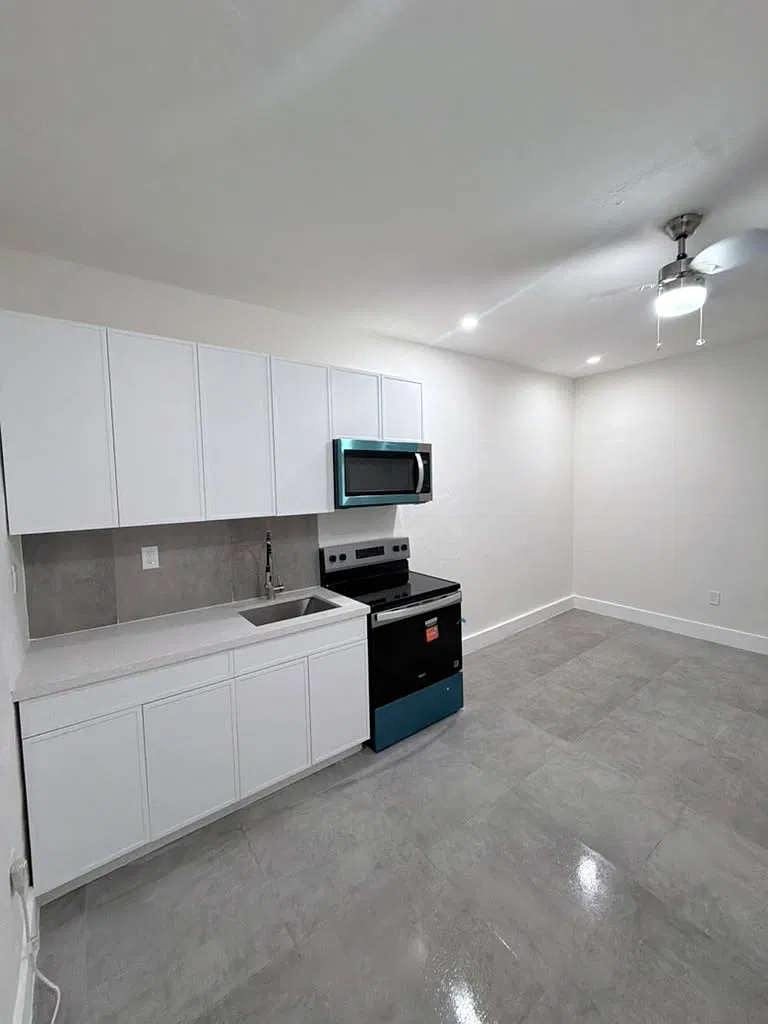 1965 Calais Drive - 3 — Photo 1