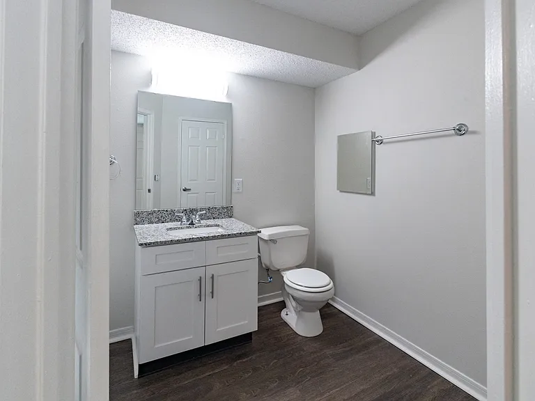 The Residence at White River Apartments — Photo 11