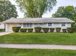 307 Garfield Dr, Bloomington, IL