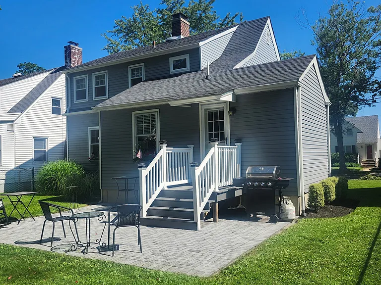 77 Wilson Ave — Photo 17