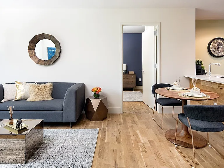 180 Franklin Ave #227 — Photo 3