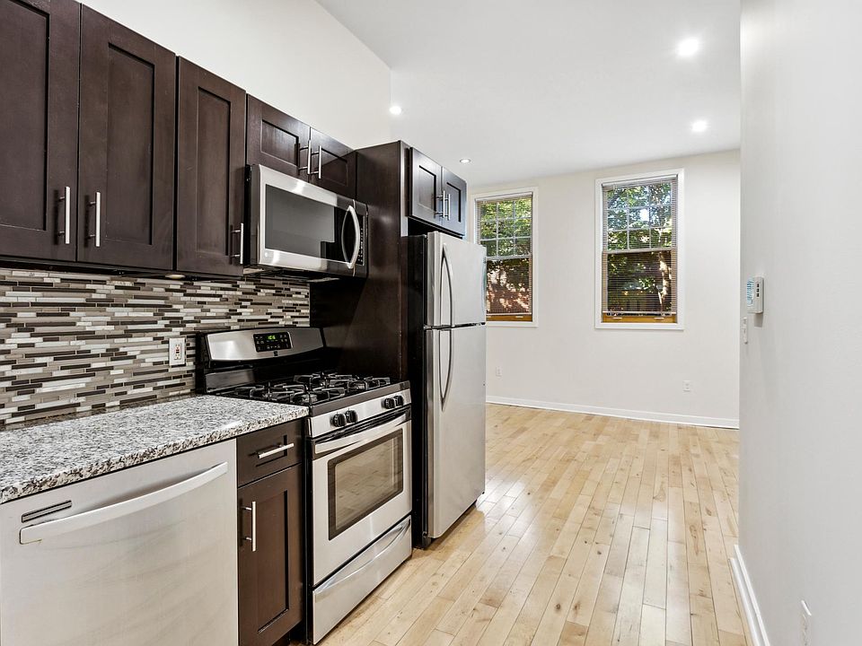 Kitchen to Entry