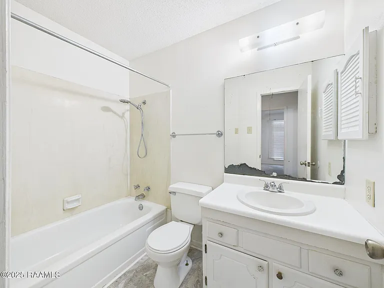 201 Fox Run Ave #1 — Photo 10